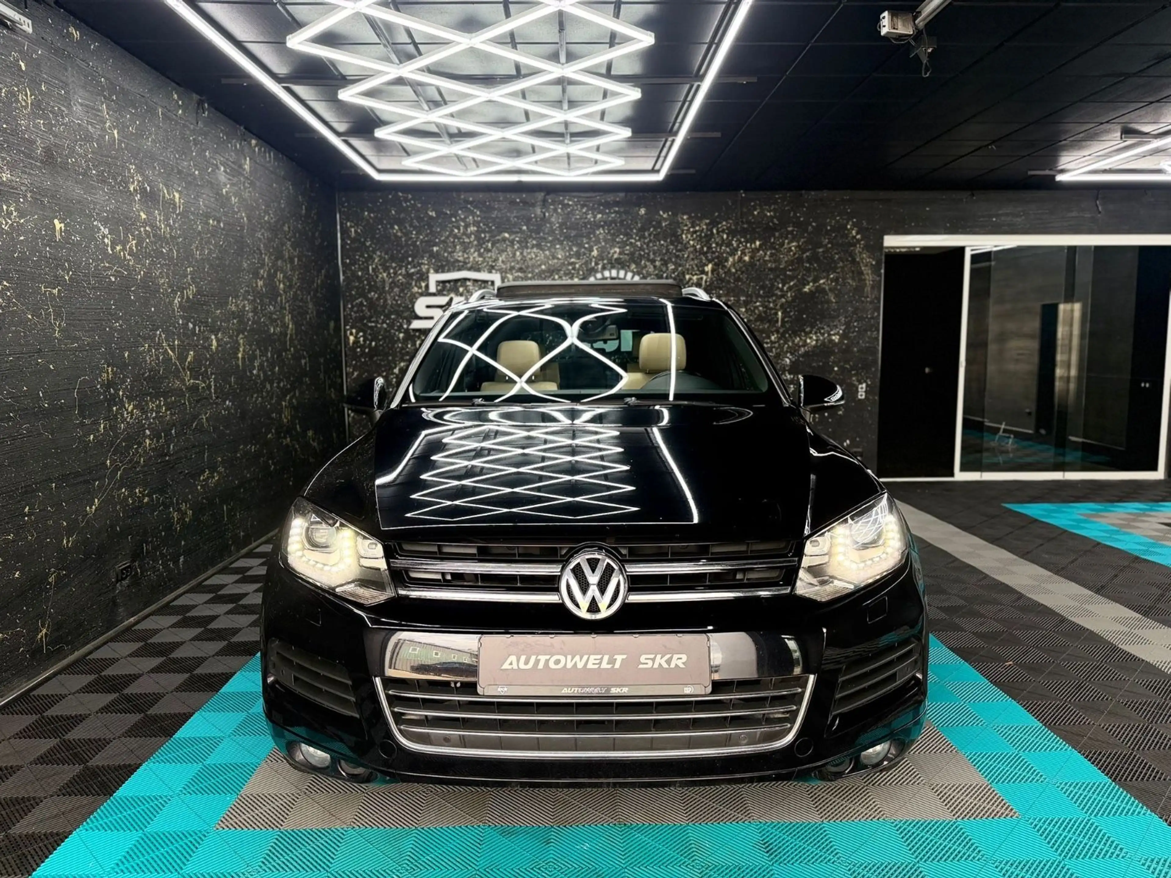 Volkswagen Touareg V6 TDI BMT/SHZ/AHK3,5T/PANO/MEMORY/RFK — photo 2