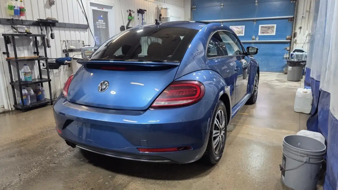 Volkswagen Beetle снимка Volkswagen Beetle
