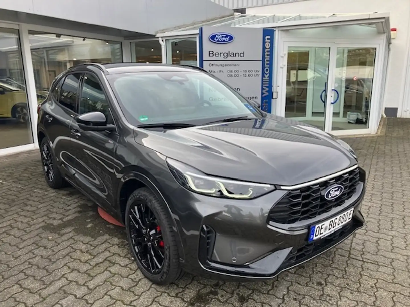 Ford Kuga ST-LINE X 2,5HEV 243PS AHK, Pano, Styling Grau - 2