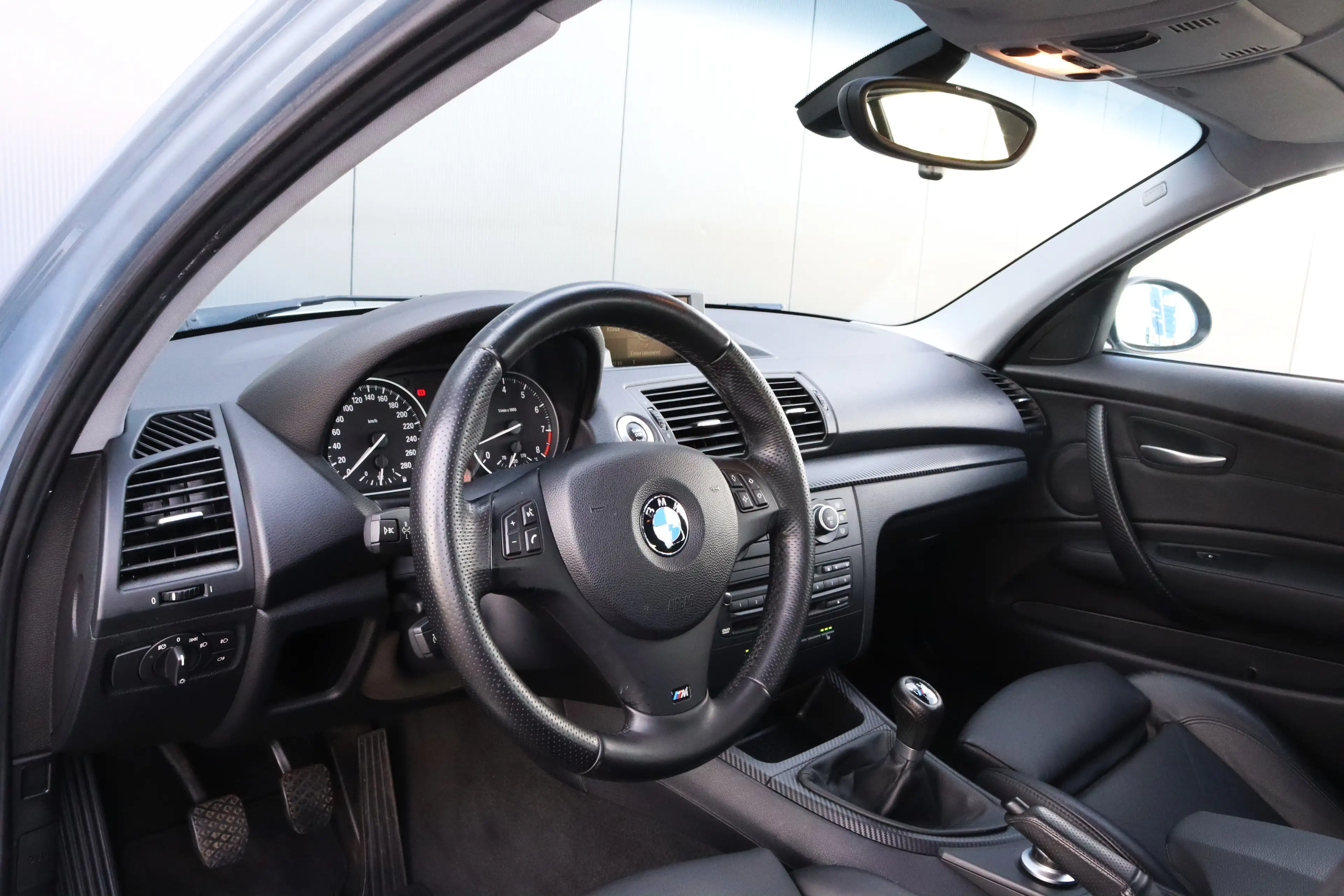 BMW 130 130i High Executive - Blue-water metallic - Leder — photo 14