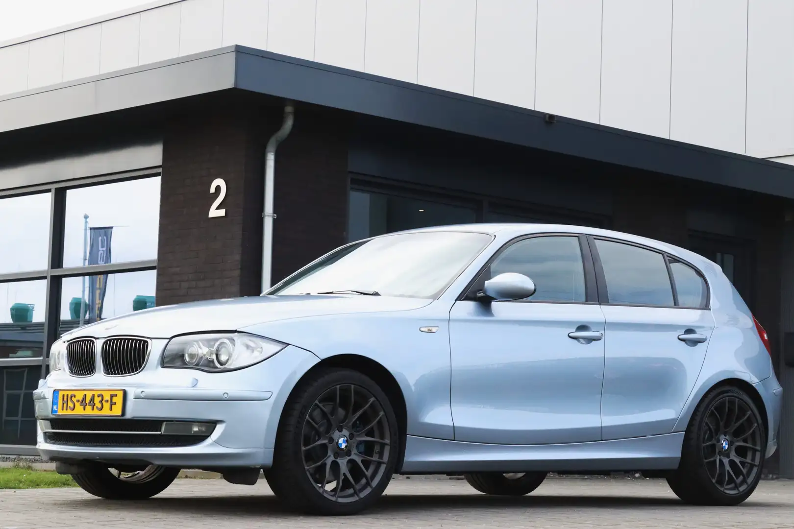 BMW 130 130i High Executive - Blue-water metallic - Leder Blau - 1