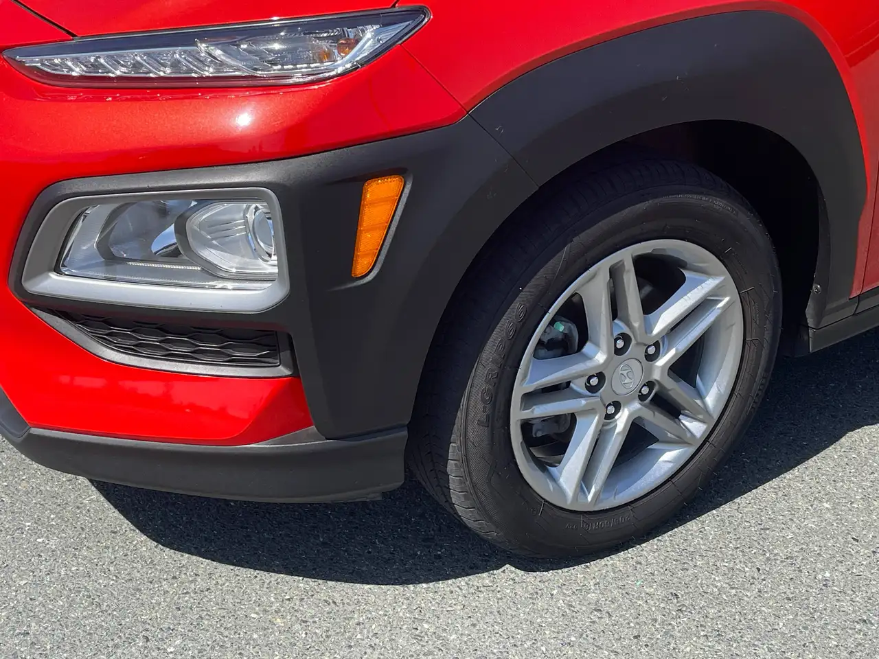 Hyundai KONA снимка Hyundai KONA