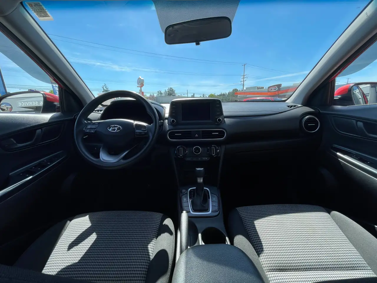 Hyundai KONA снимка Hyundai KONA