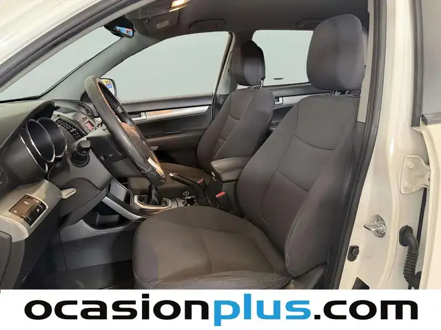 Kia Sorento view 8