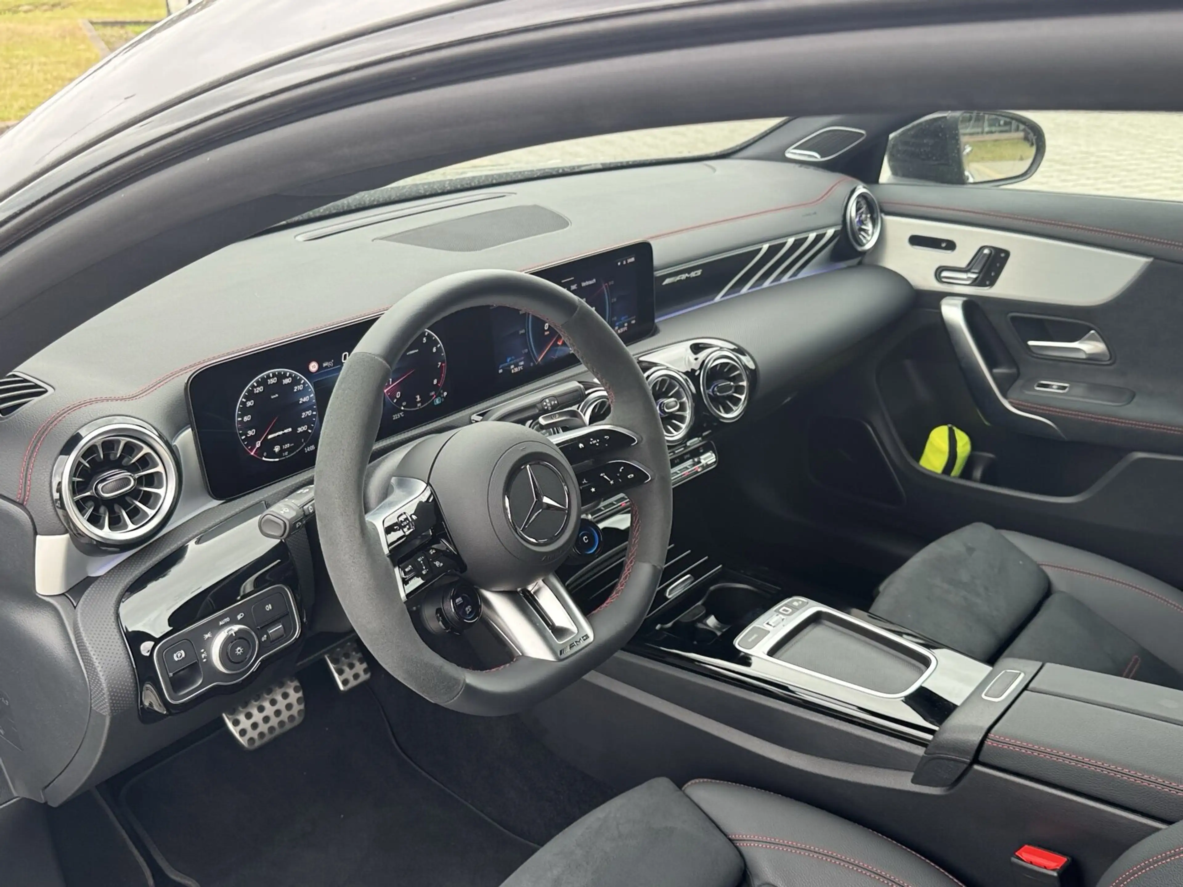 Mercedes-Benz CLA 45 AMG CLA 45 S 4M SB Pano Distr 360 Multibeam Drivers — photo 9