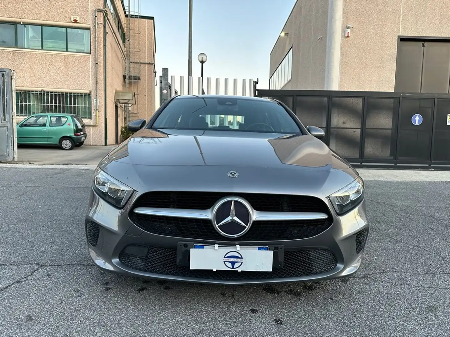 Mercedes-Benz A 180 d Automatic Business 116cv Grigio - 2