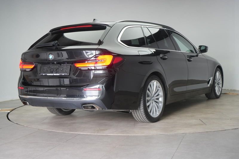 BMW 530 d xDrive Touring Luxury Line STHZ/Laser/360K — photo 4