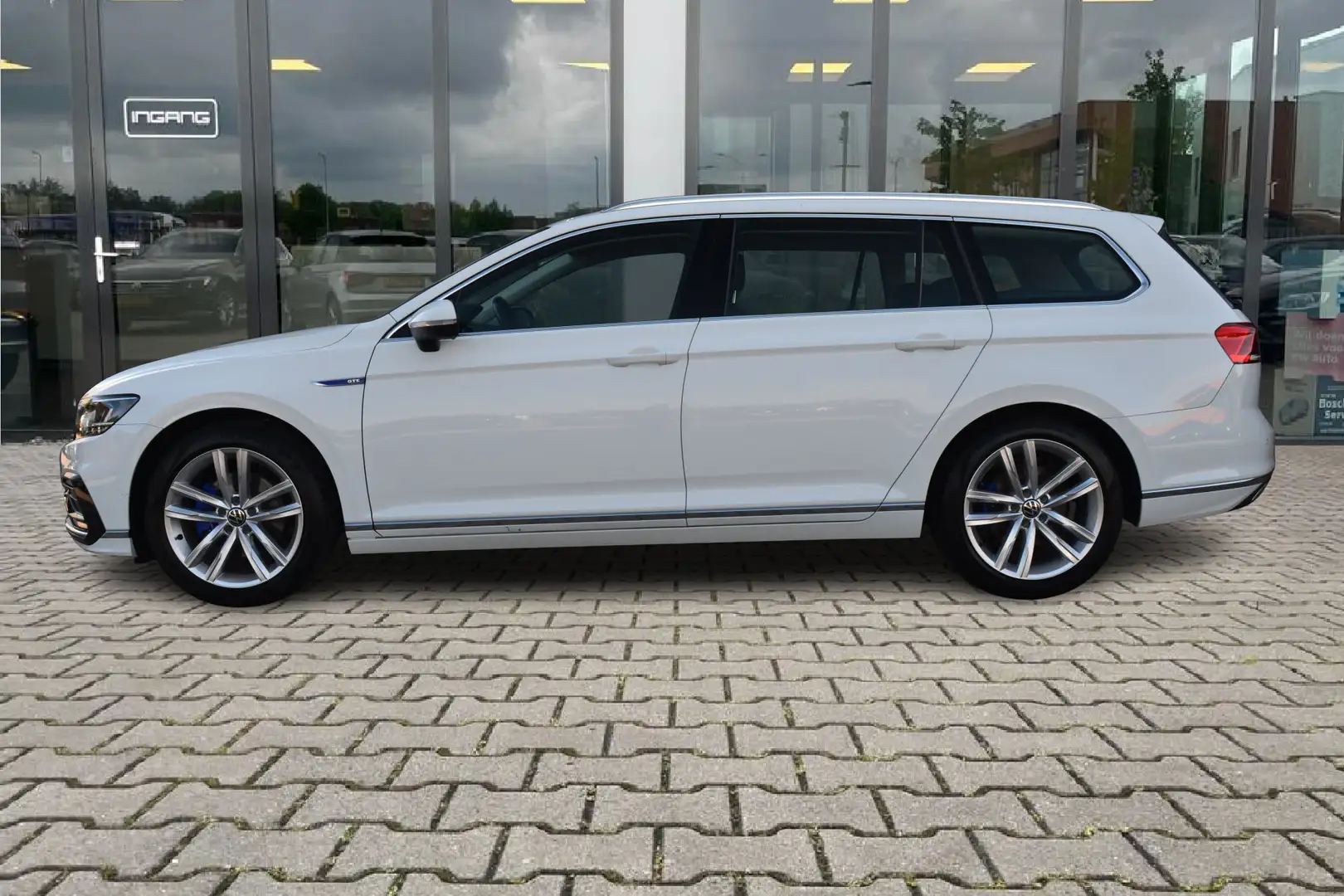 Volkswagen Passat Variant 1.4 TSI PHEV GTE Business | ACC | Pano | Camera | Wit - 2