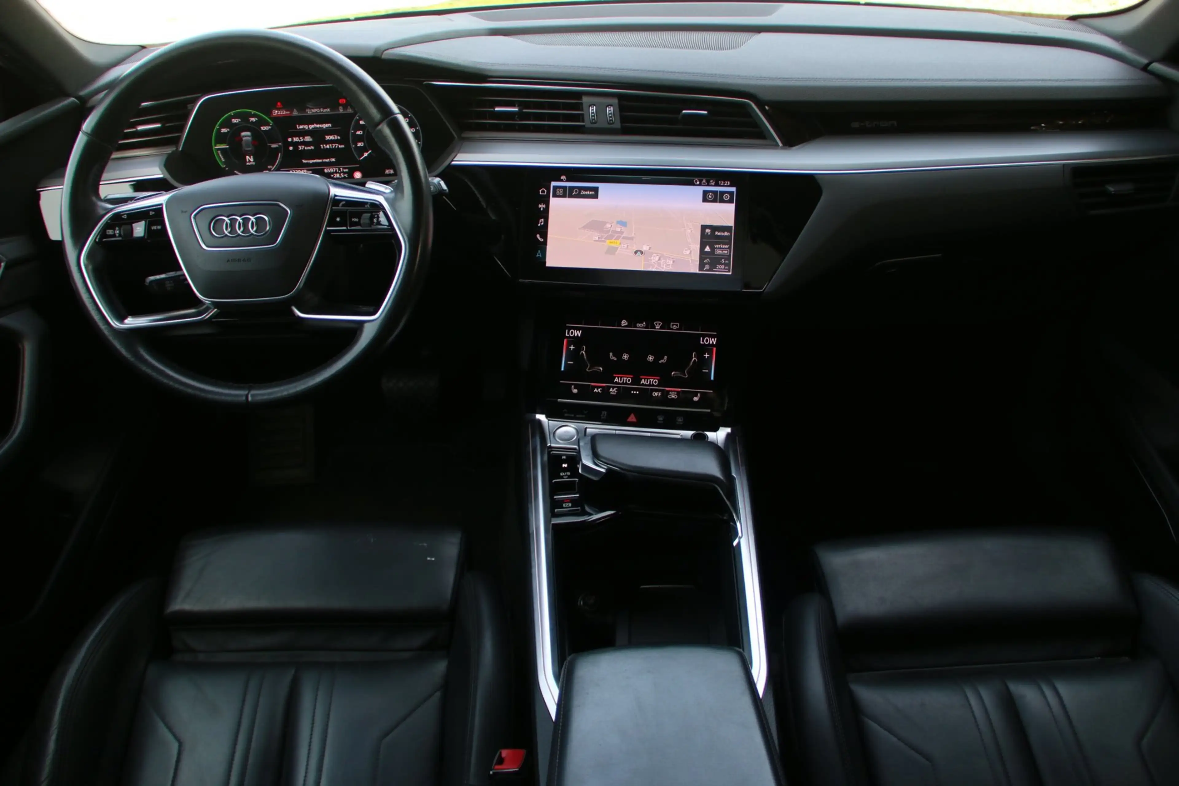 Audi e-tron E-tron 55 quattro PANO-DAK LEDER! 95 kWh SOH 91,4% — photo 12