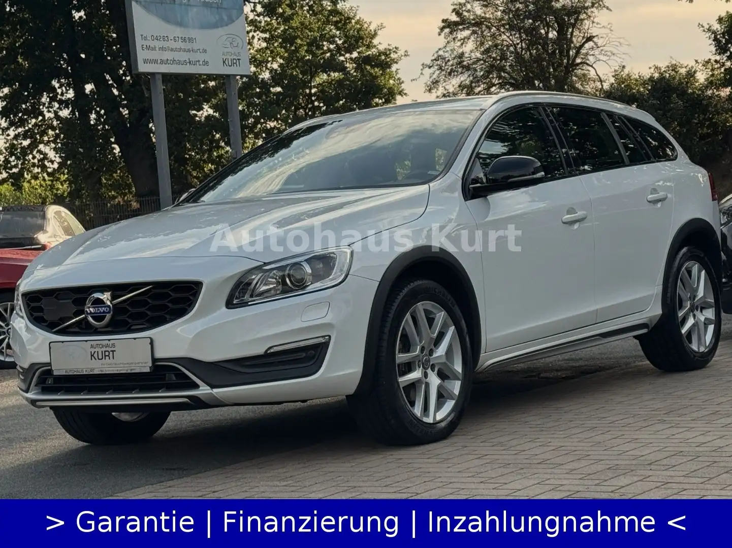 Volvo V60 Cross Country Plus *AHK*1HD*KAMERA*NAVI*PDC* Weiß - 2