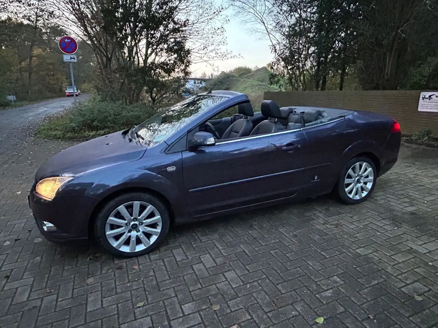 Ford Focus Cabrio 2.0 Titanium Blau - 1