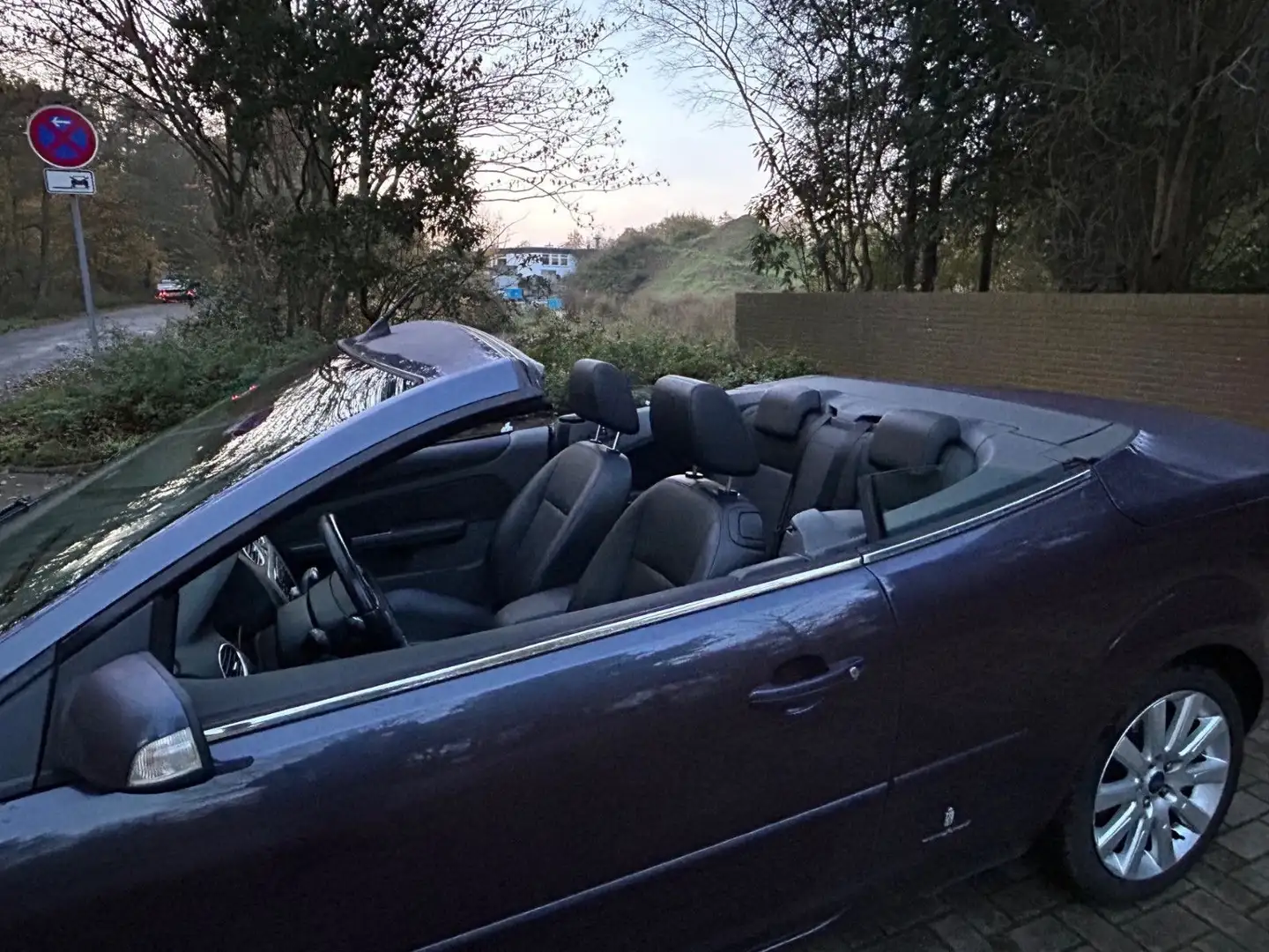 Ford Focus Cabrio 2.0 Titanium Blau - 2