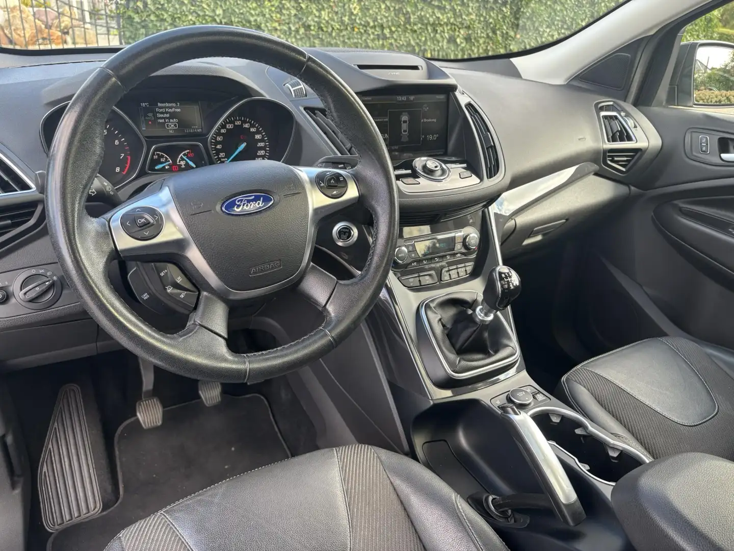 Ford Kuga 1.5 Titanium | Schuif/kantel dak | Cruise control Grau - 2