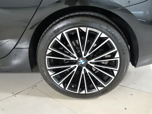 BMW 2 Series view 14