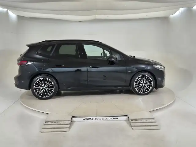 BMW 2 Series view 5
