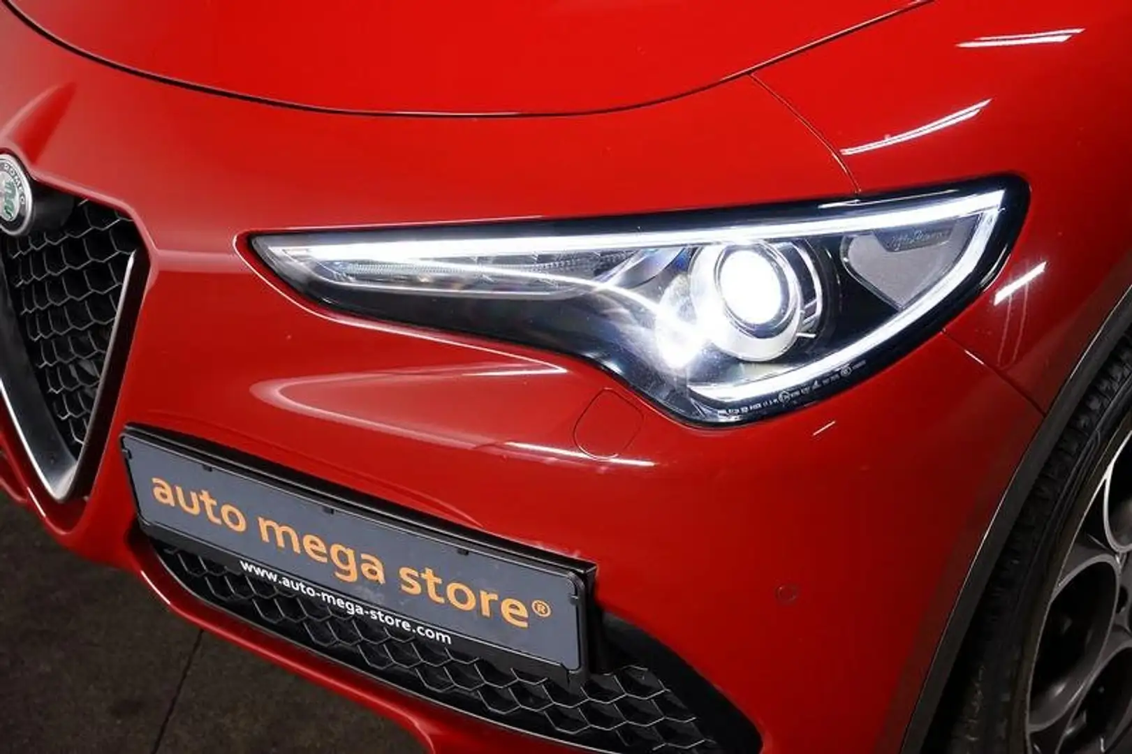 Alfa Romeo Stelvio 2.0 Turbo 16V Ti Q4 Kamera/ACC/AUT/KeyLess/LED/Nav Червоний - 2