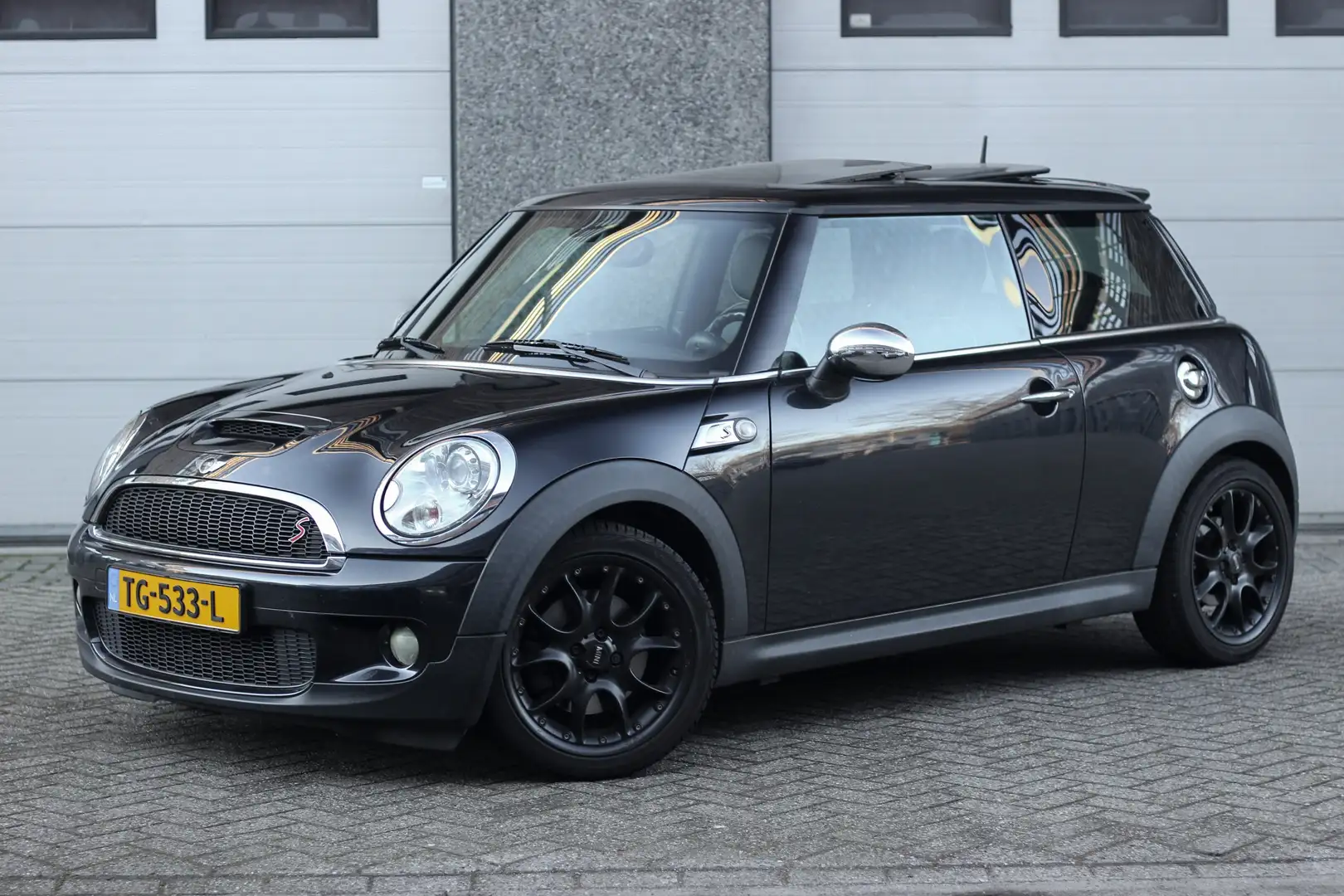 MINI Cooper S Chili | 174PK | Panoramadak | Leer | Xenon | Navi Zwart - 1