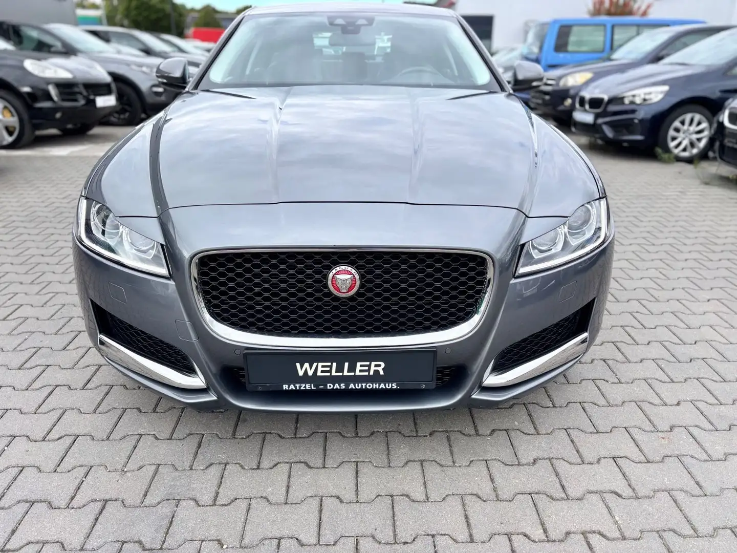 Jaguar XF 2.0d Prestige Automatik/Navi+Camera Gris - 2