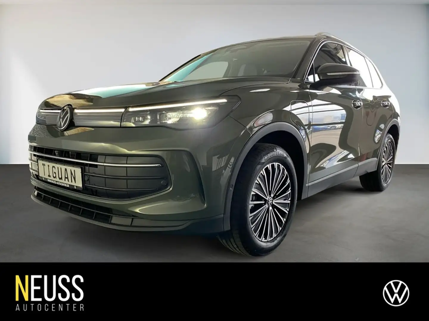 Volkswagen Tiguan 1.5 TSI eHybrid AHK+NAVI+SHZ+AREAVIEW+ACC+18ZOLL Grün - 1