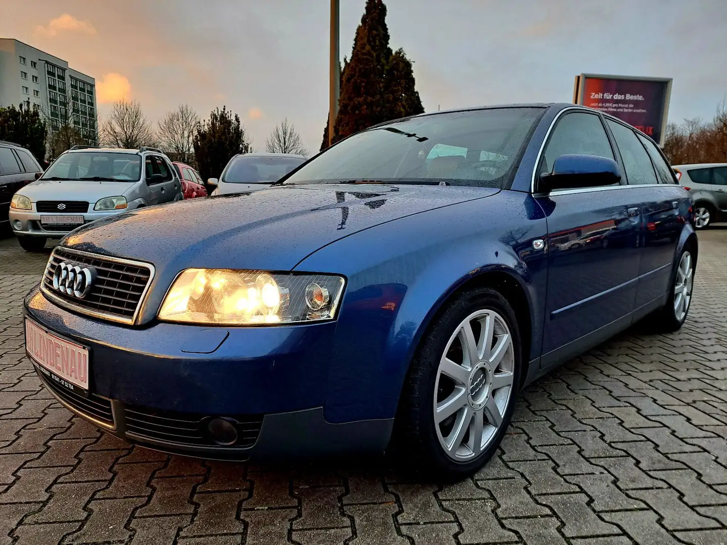 Audi A4 Avant 3.0 quattro Blau - 1