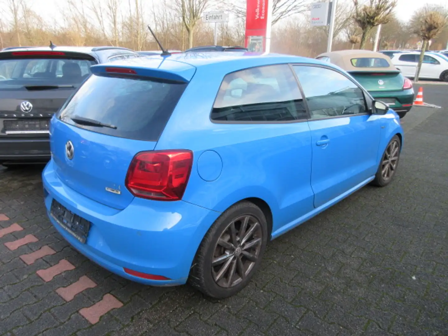 Volkswagen Polo FRESH 1.2 TSI leicht beschädigt ALU TIEFER KLIMA Azul - 2