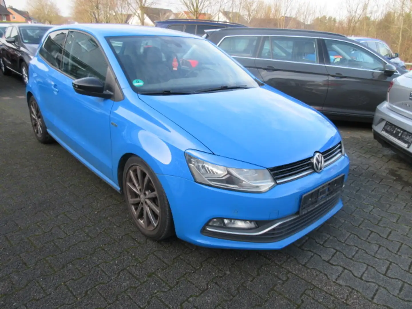 Volkswagen Polo FRESH 1.2 TSI leicht beschädigt ALU TIEFER KLIMA Azul - 1