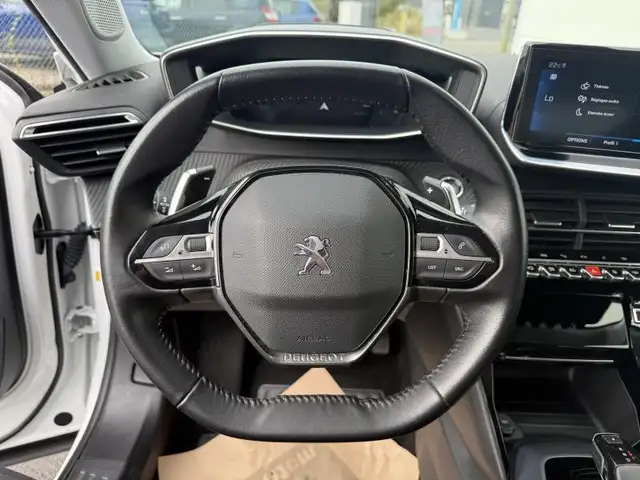 Peugeot 2008 view 12