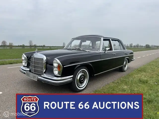 Mercedes-Benz 300 SEL