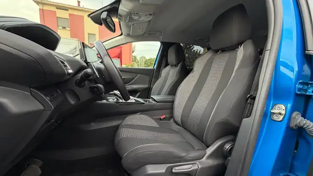 Peugeot 3008 view 10