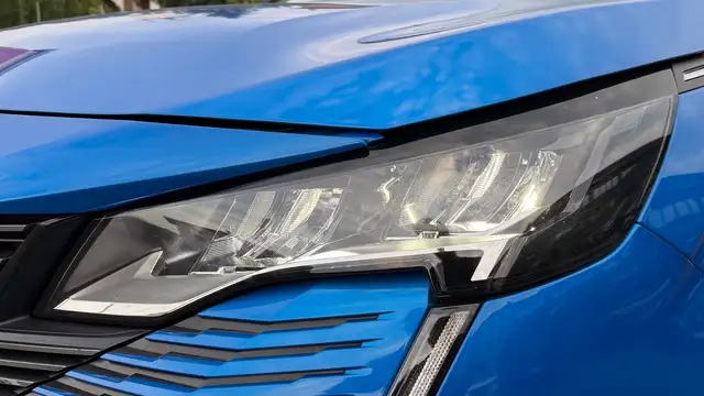 Peugeot 3008 view 4