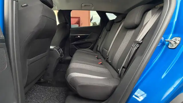 Peugeot 3008 view 11