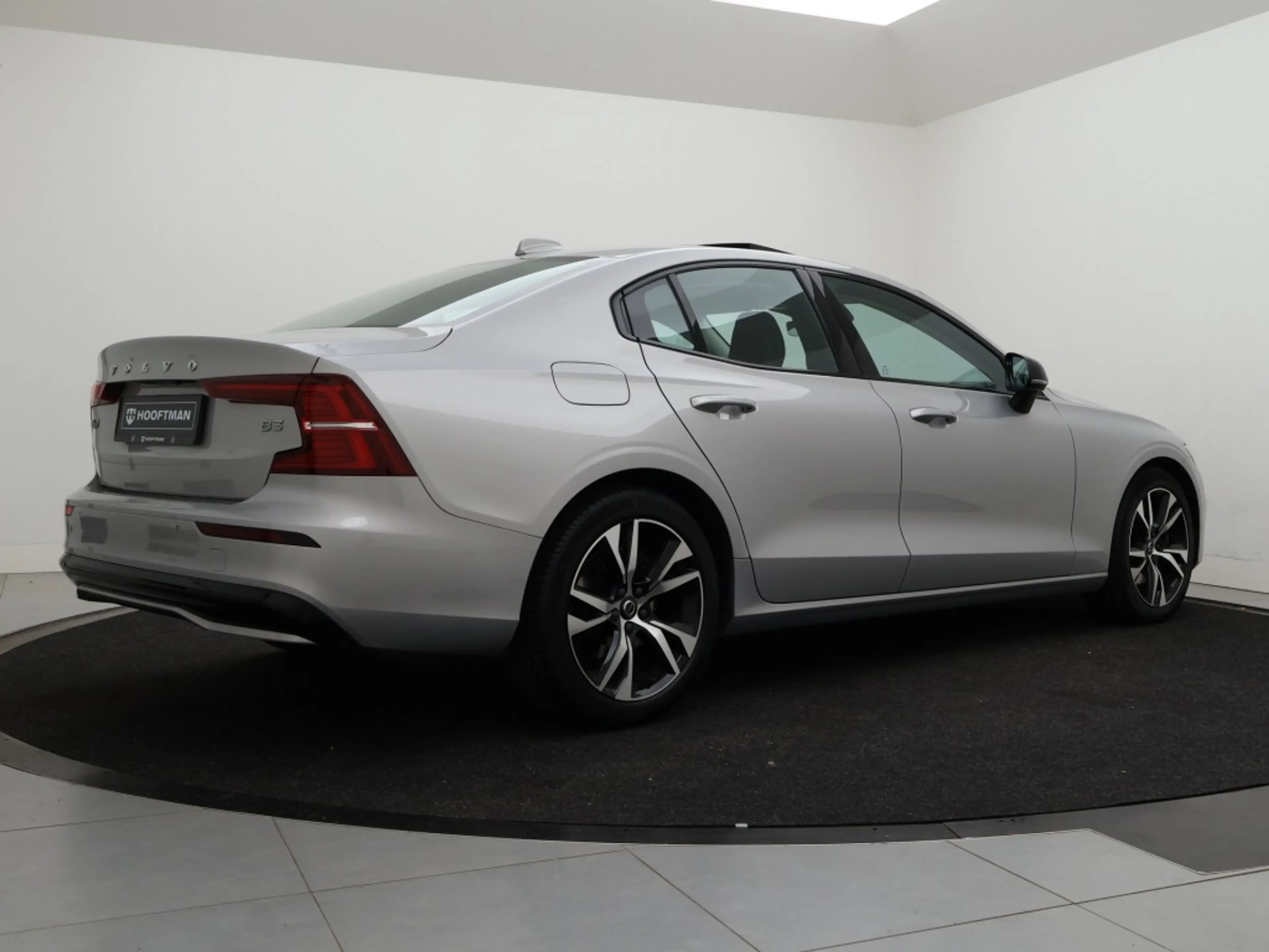 Volvo S60 B3 AUT(7) PLUS DARK SCHUIFDAK ACC BLIS KEYLESS NAV — photo 3