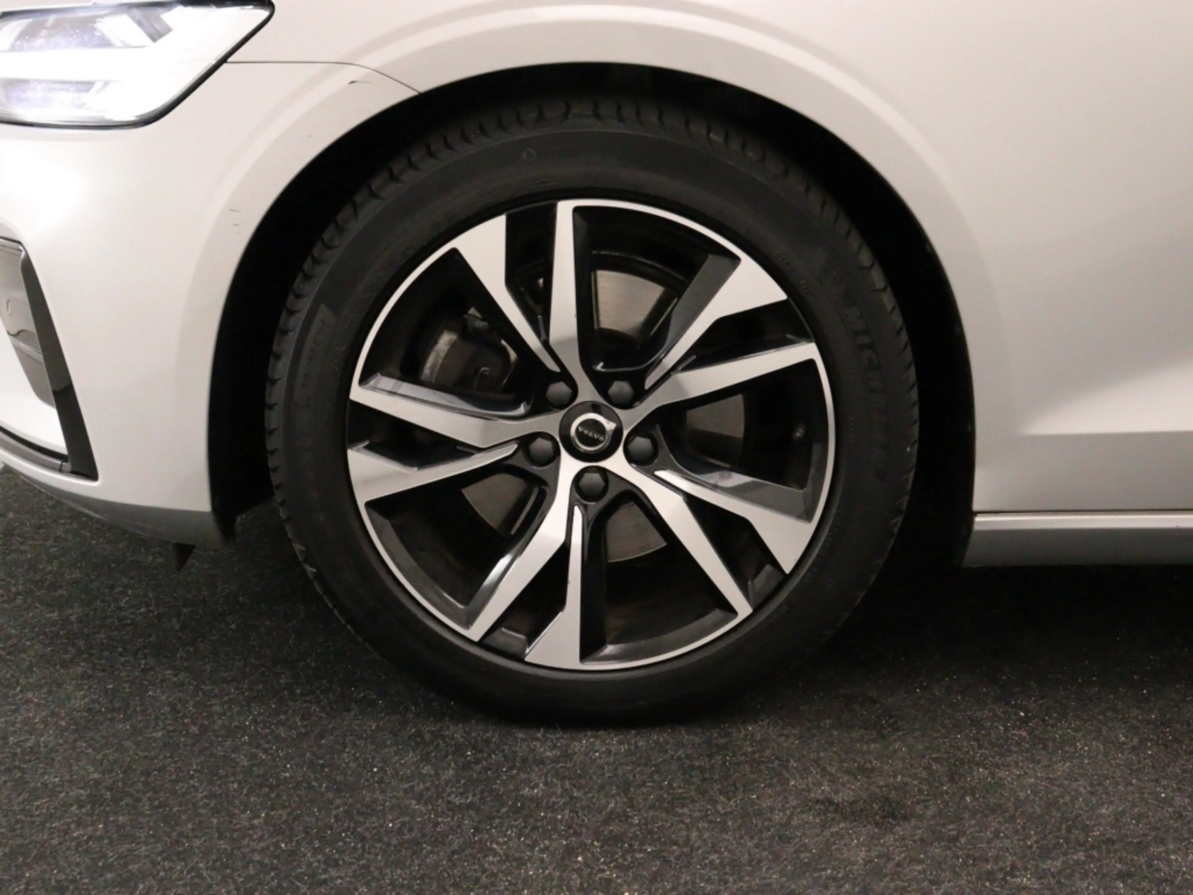 Volvo S60 B3 AUT(7) PLUS DARK SCHUIFDAK ACC BLIS KEYLESS NAV — photo 9