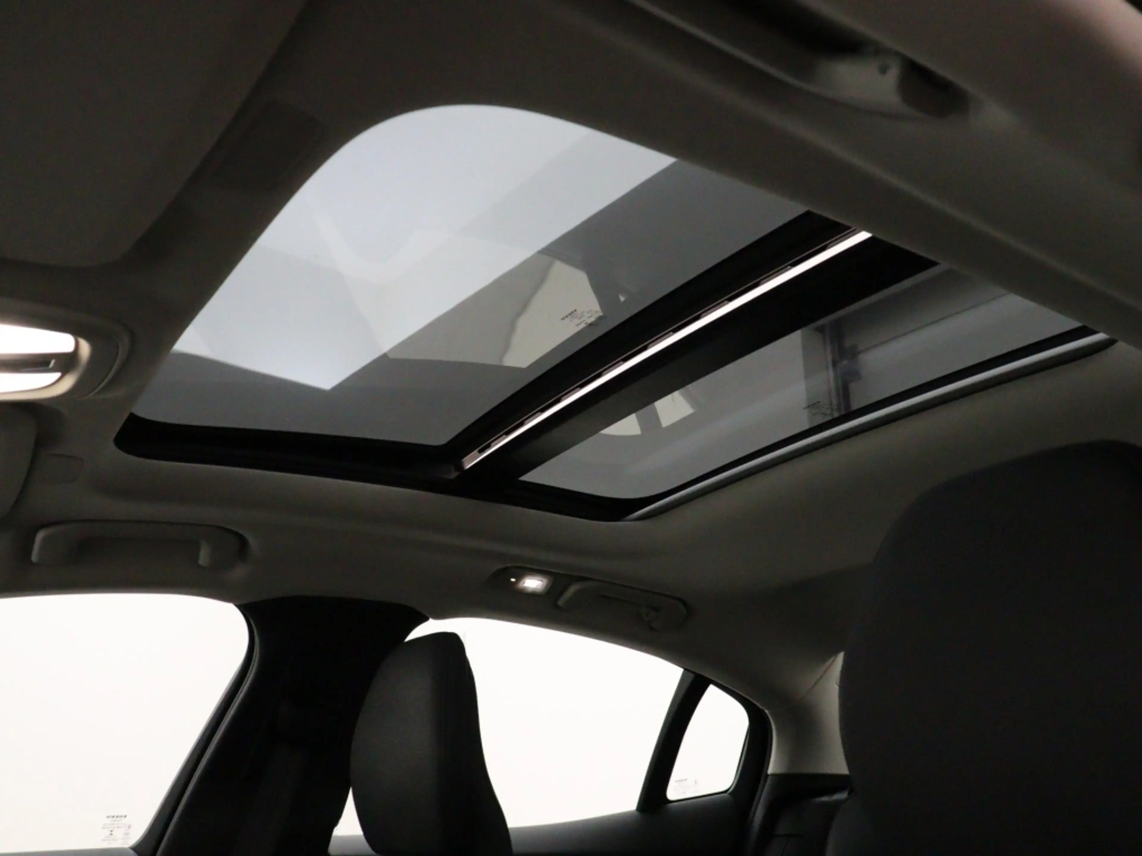 Volvo S60 B3 AUT(7) PLUS DARK SCHUIFDAK ACC BLIS KEYLESS NAV — photo 15