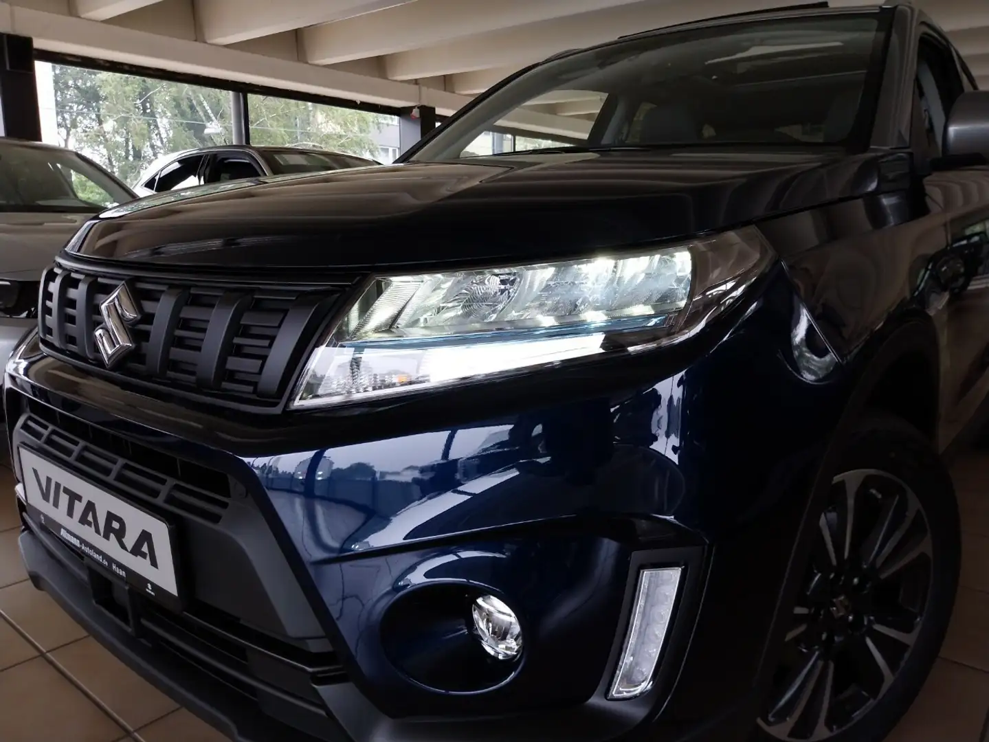 Suzuki Vitara 1.5 Hybrid Comfort+ 4x2 "Shinkai" Blau - 2