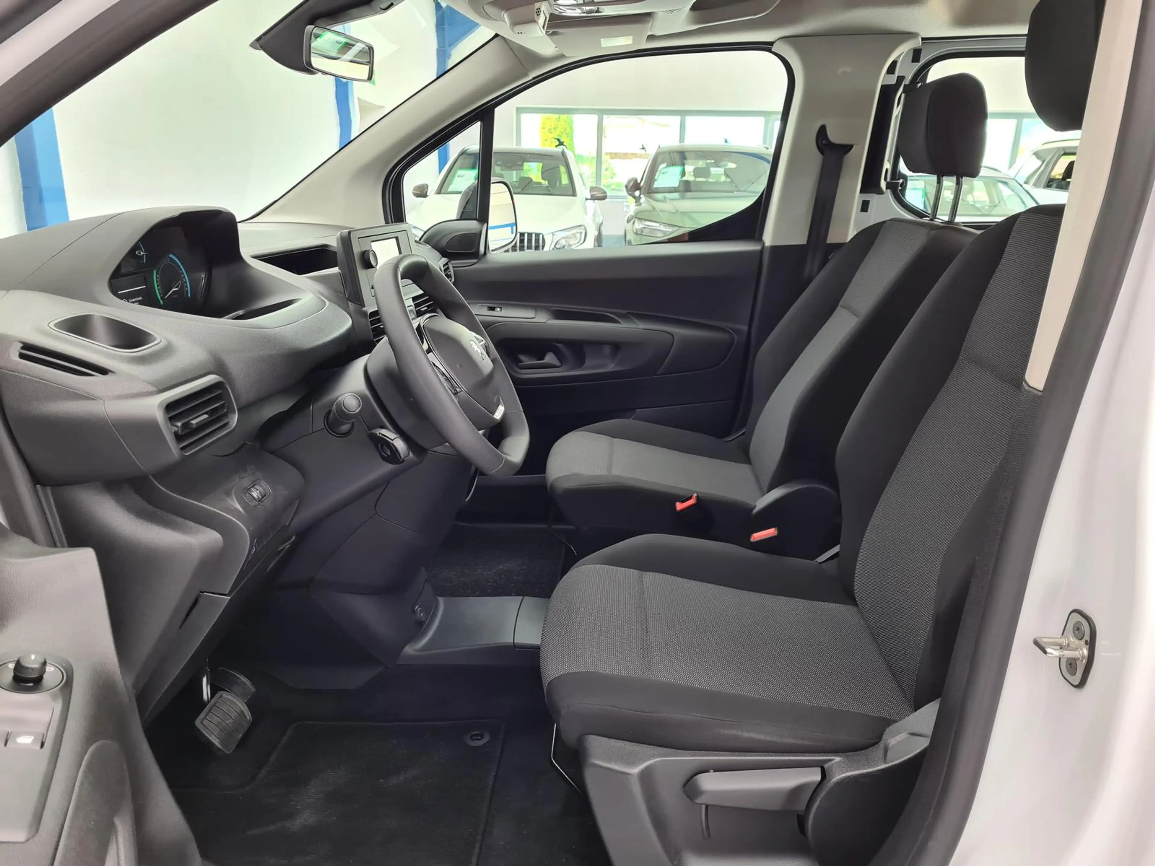 Peugeot e-Rifter Active Pack | 5 Sitze | KLIMA | DAB — photo 11