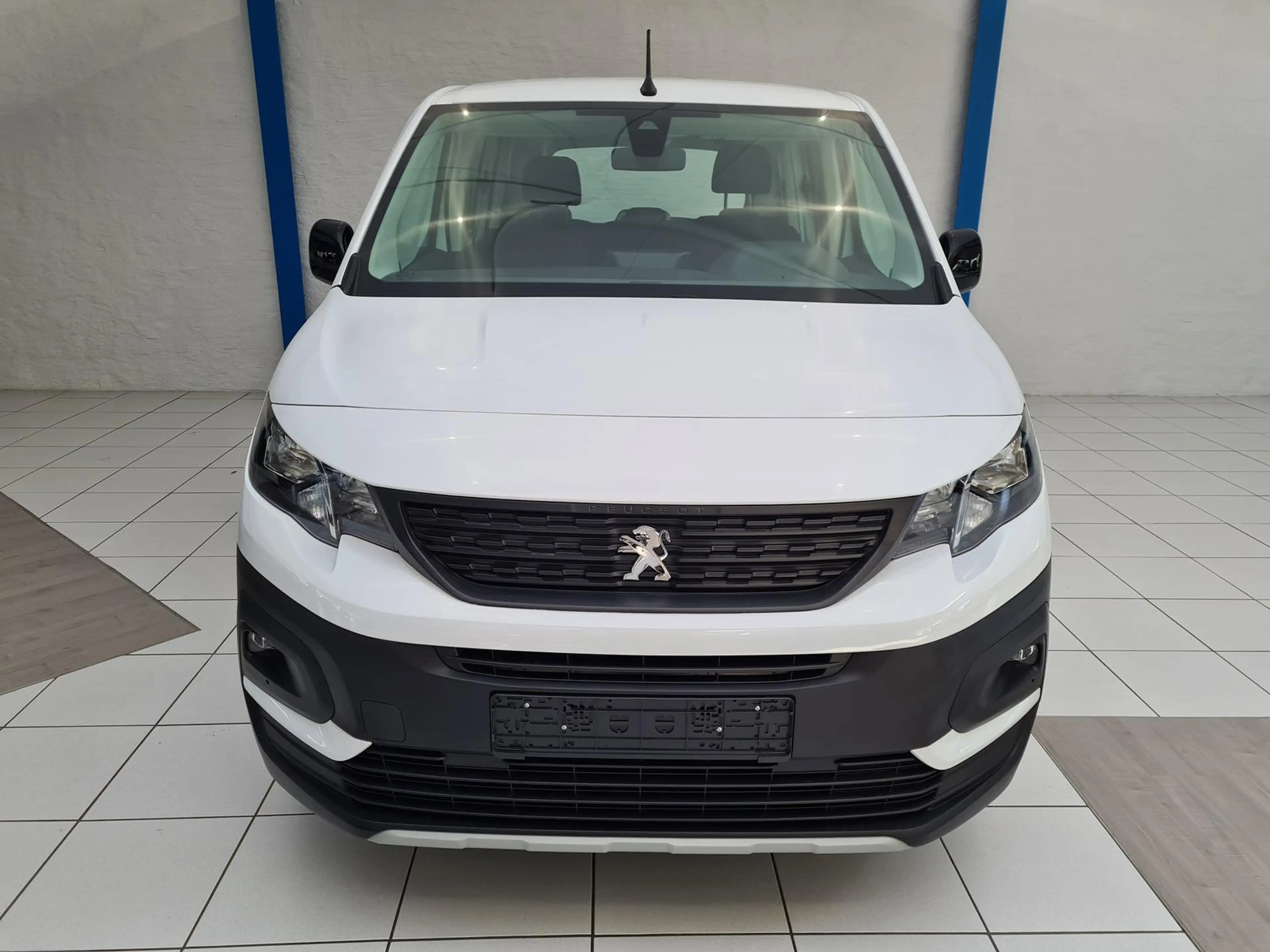 Peugeot e-Rifter Active Pack | 5 Sitze | KLIMA | DAB — photo 3