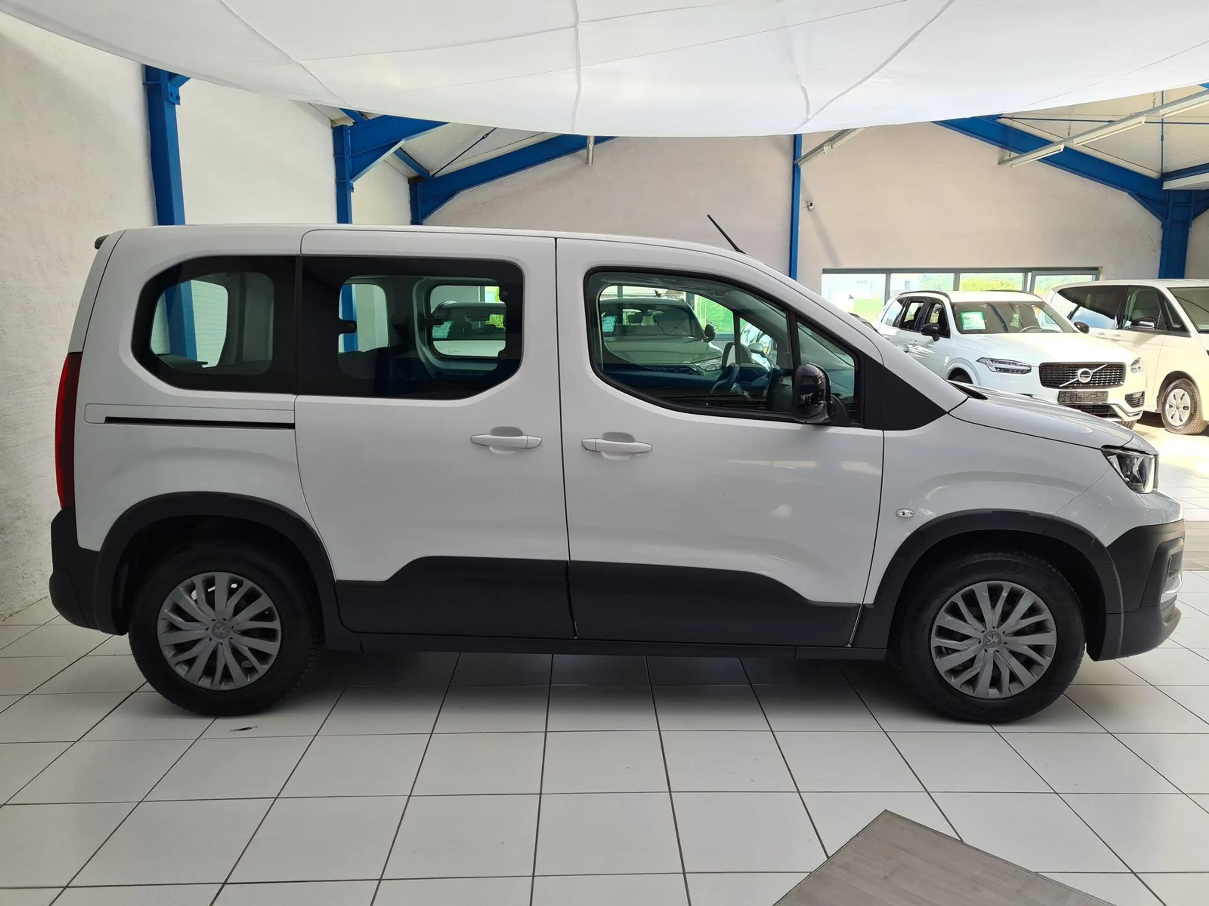 Peugeot e-Rifter Active Pack | 5 Sitze | KLIMA | DAB — photo 5