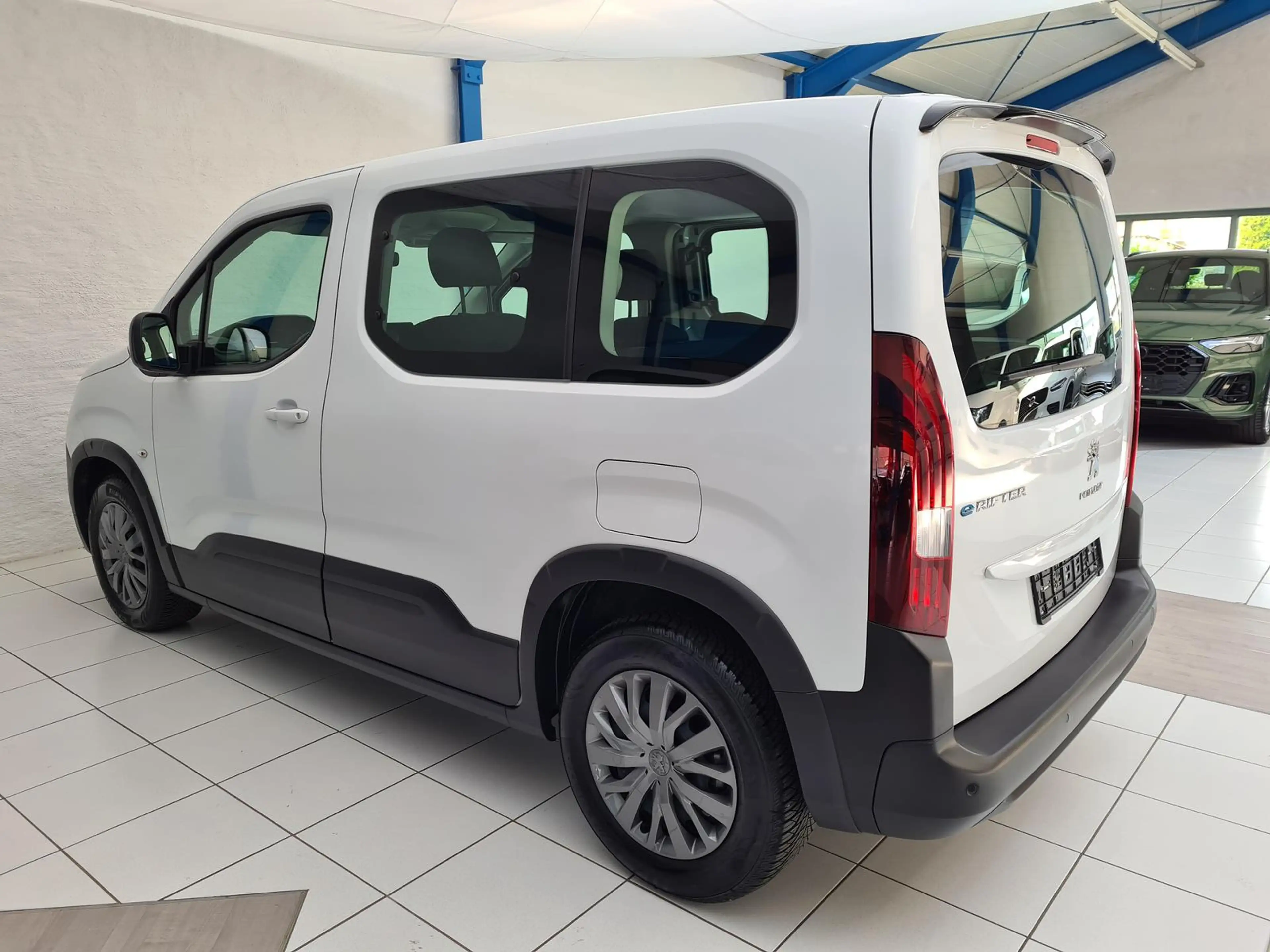 Peugeot e-Rifter Active Pack | 5 Sitze | KLIMA | DAB — photo 7