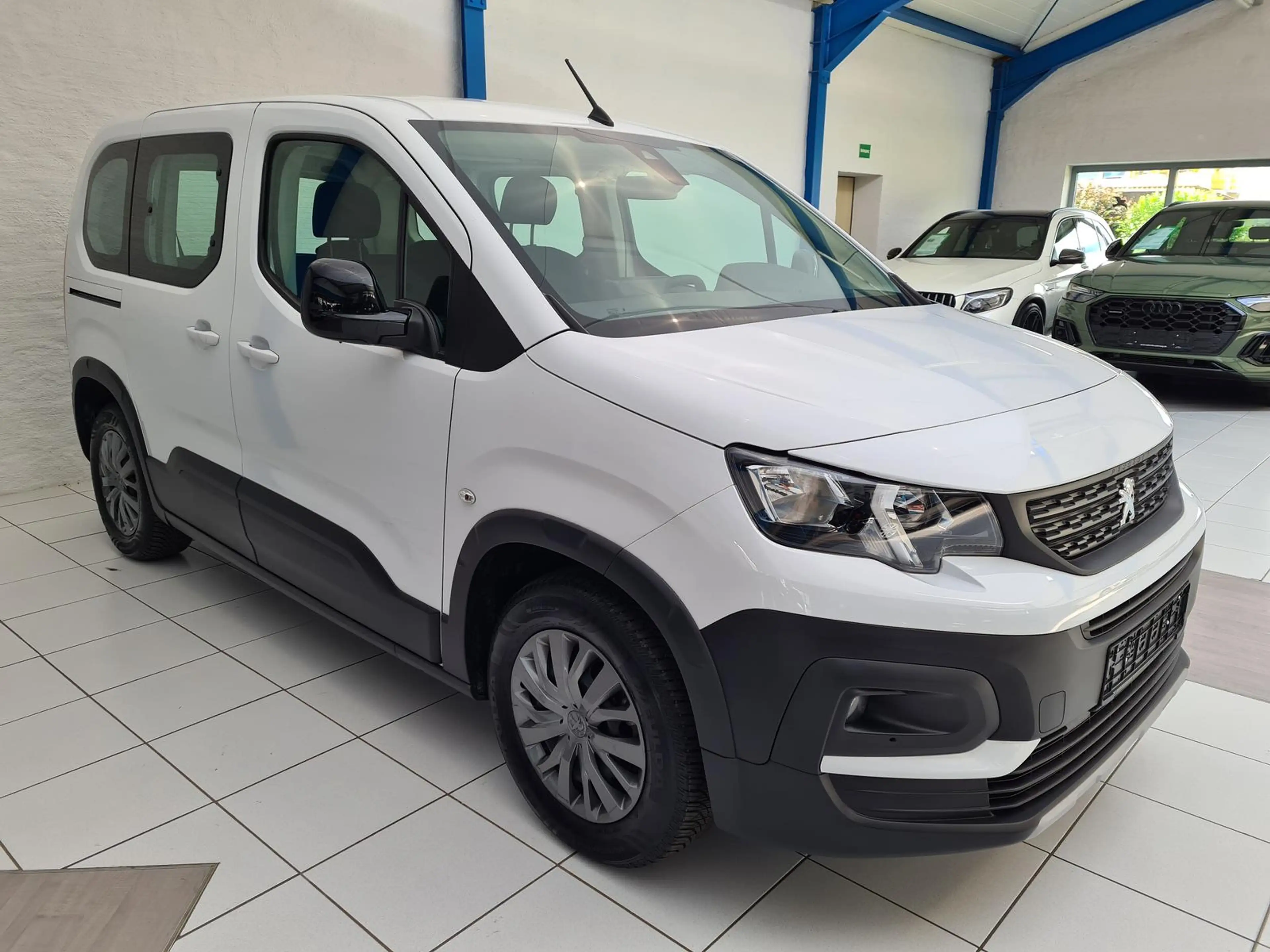 Peugeot e-Rifter Active Pack | 5 Sitze | KLIMA | DAB — photo 4