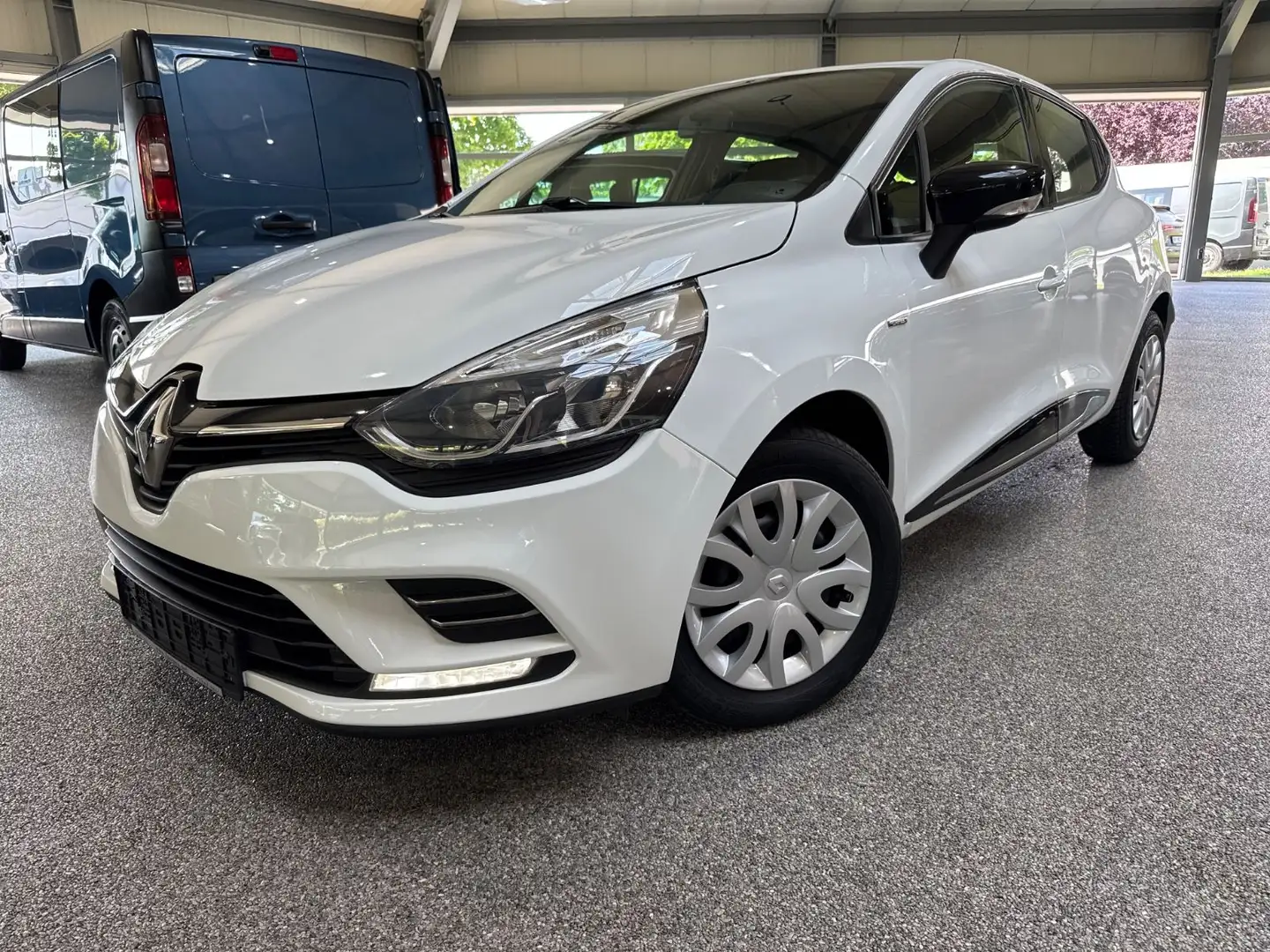 Renault Clio IV dci 90 Limited PDC Sitzh.Klima Blanc - 1