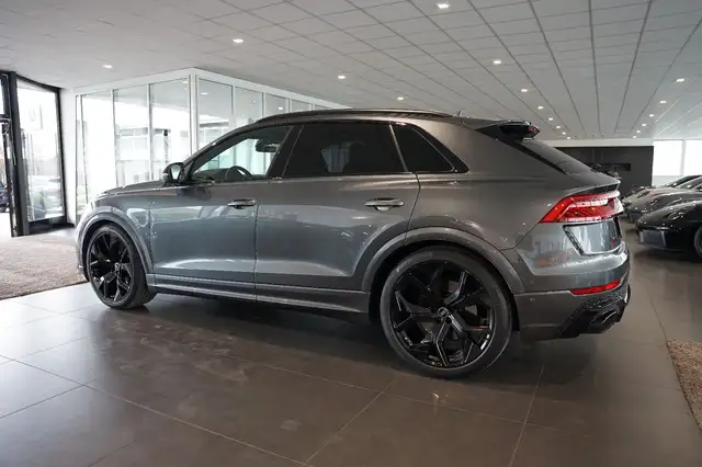 Audi RS Q8 view 2