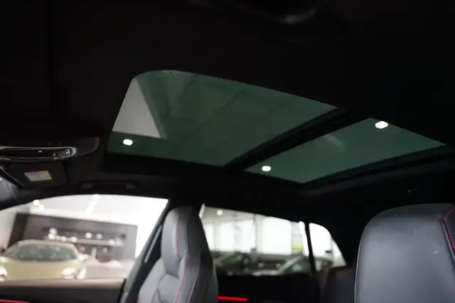 Audi RS Q8 view 8