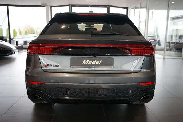 Audi RS Q8 view 5