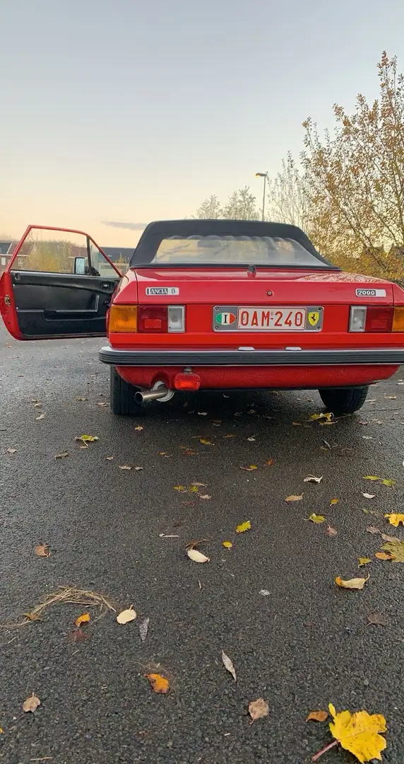 Lancia Beta Spider, 2000 Rot - 1
