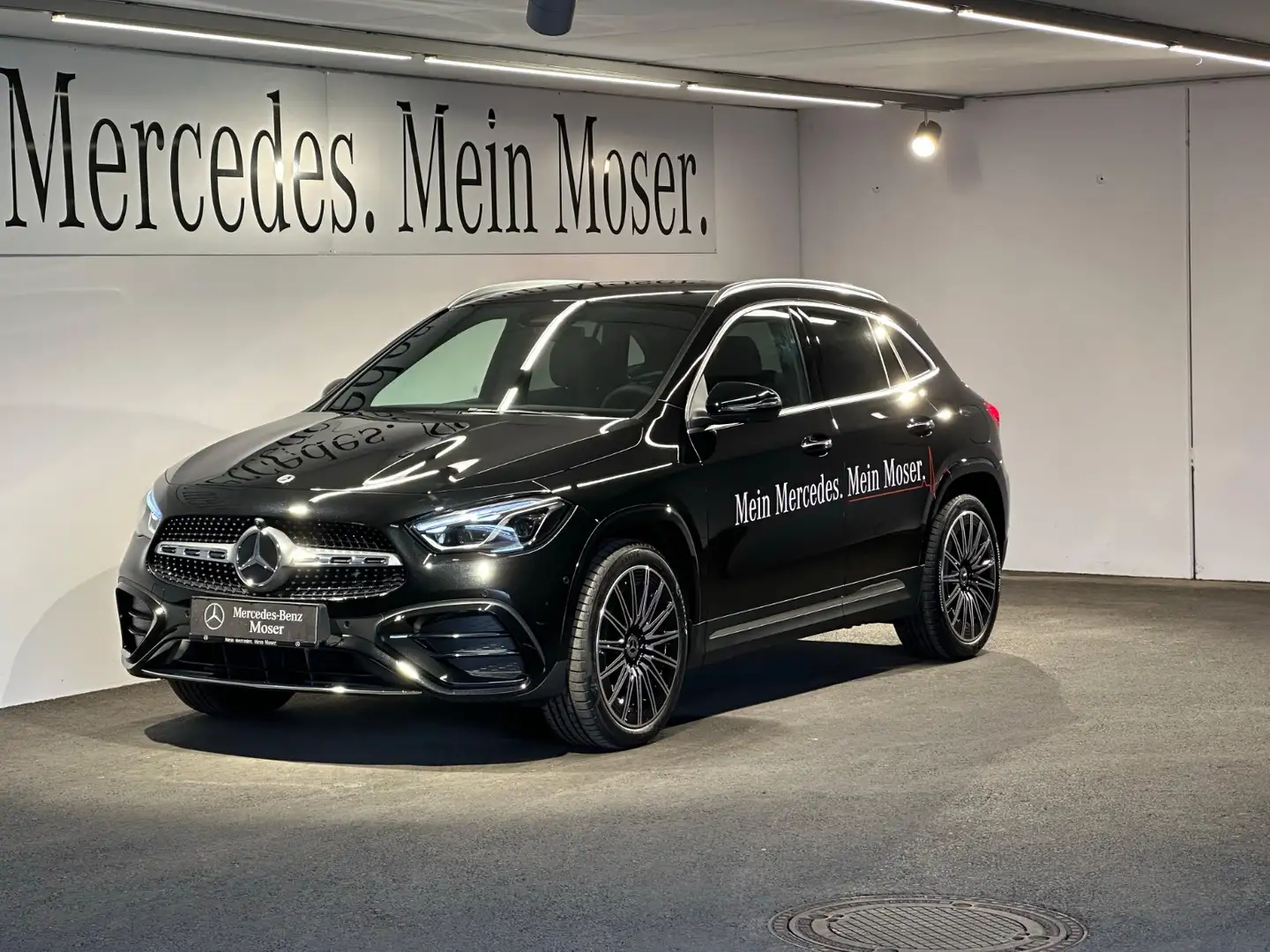 Mercedes-Benz GLA 200 d 4MATIC Ö-Edition AMG Line Schwarz - 2