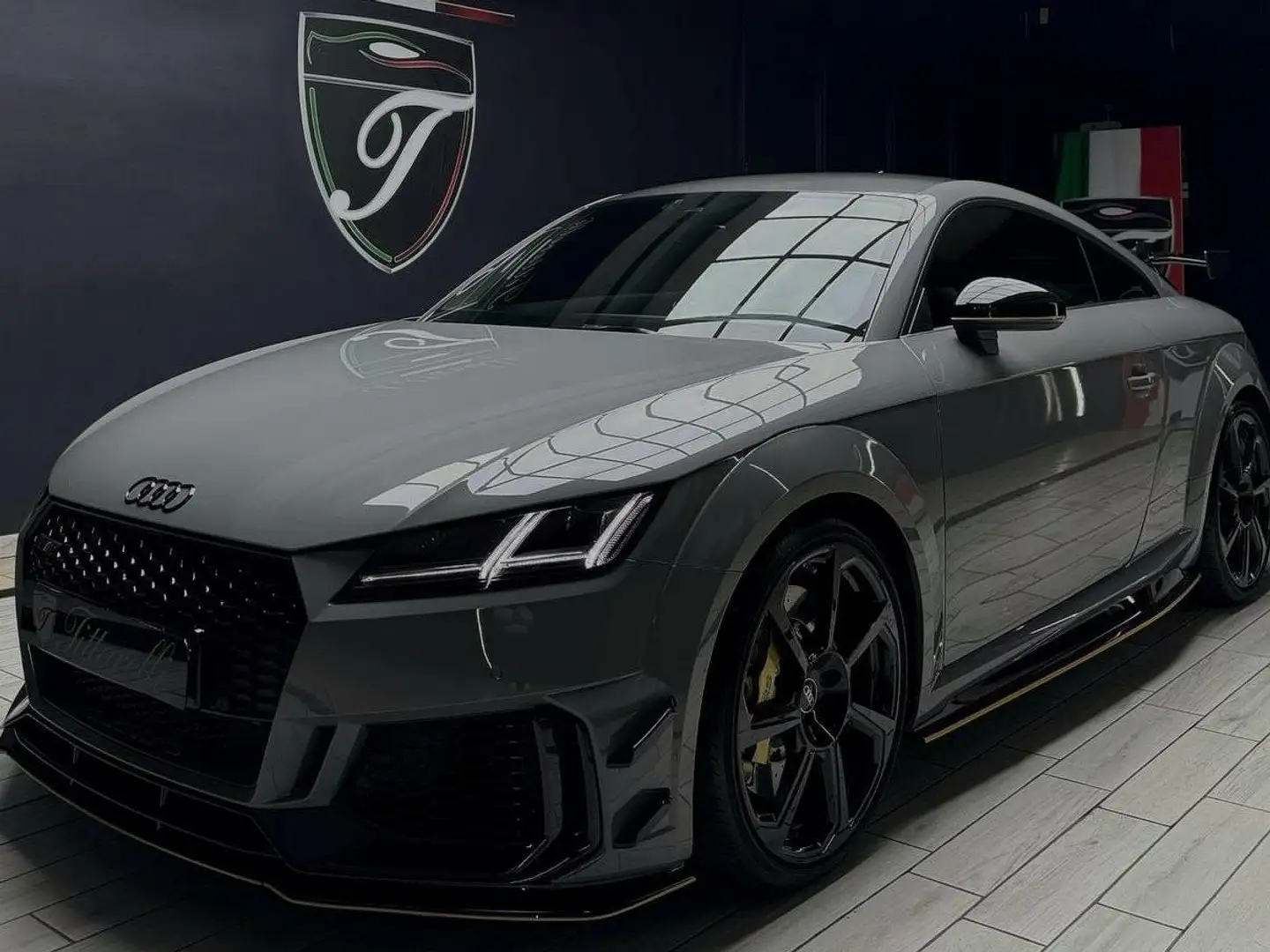 Audi TT RS Iconic Edition Grijs - 1