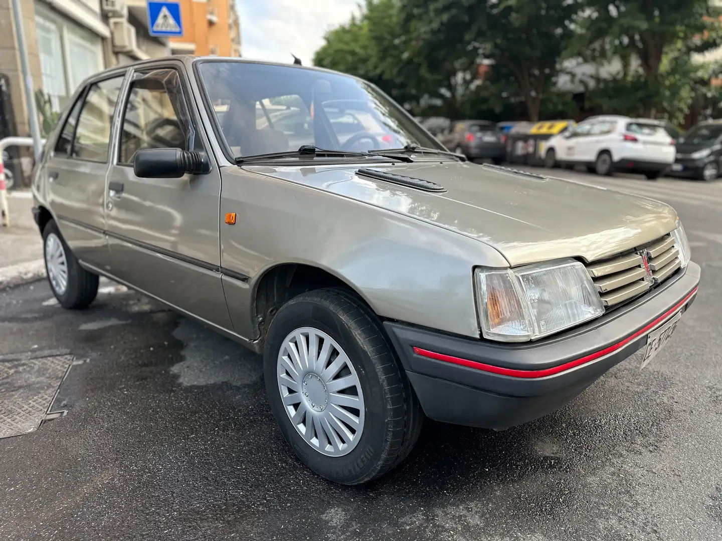 Peugeot 205 5p 1.1 GR Bronzo - 1