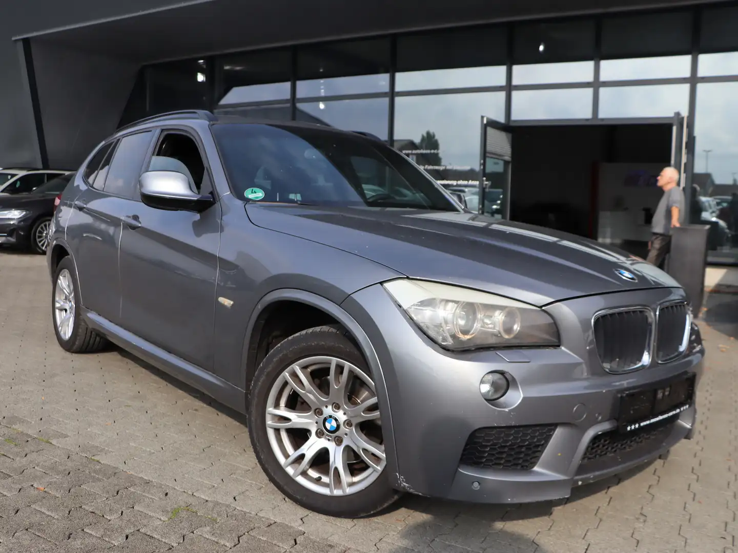 BMW X1 20 d sDrive M-SPORTPAKET / PANORAMA / XENON Gris - 2