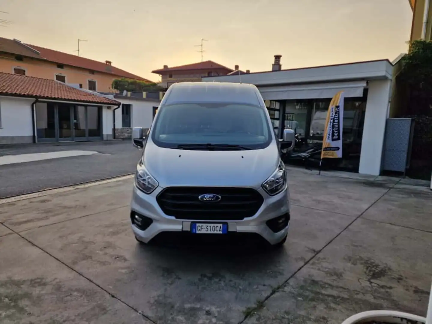 Ford Transit Custom L2H2 2.0 TDCI170CV TETTO ALTO PASSO LUNGO Zilver - 2